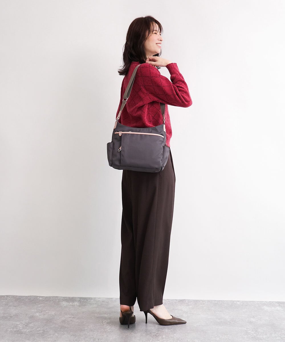 BKRAG94160 MK MICHEL KLEIN BAG(MK ミッシェルクラン バッグ) [撥水/軽量]アクセントレザーショルダーバッグ ブラウン×ピンク