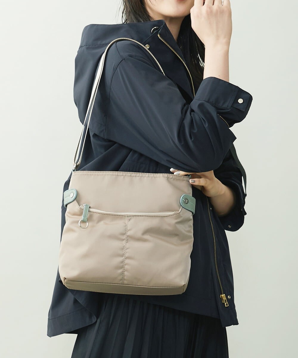 撥水 ナイロンスクエアショルダーバッグ ショルダーバッグ Mk Michel Klein Bag Mk ミッシェルクラン バッグ イトキンオンラインストア