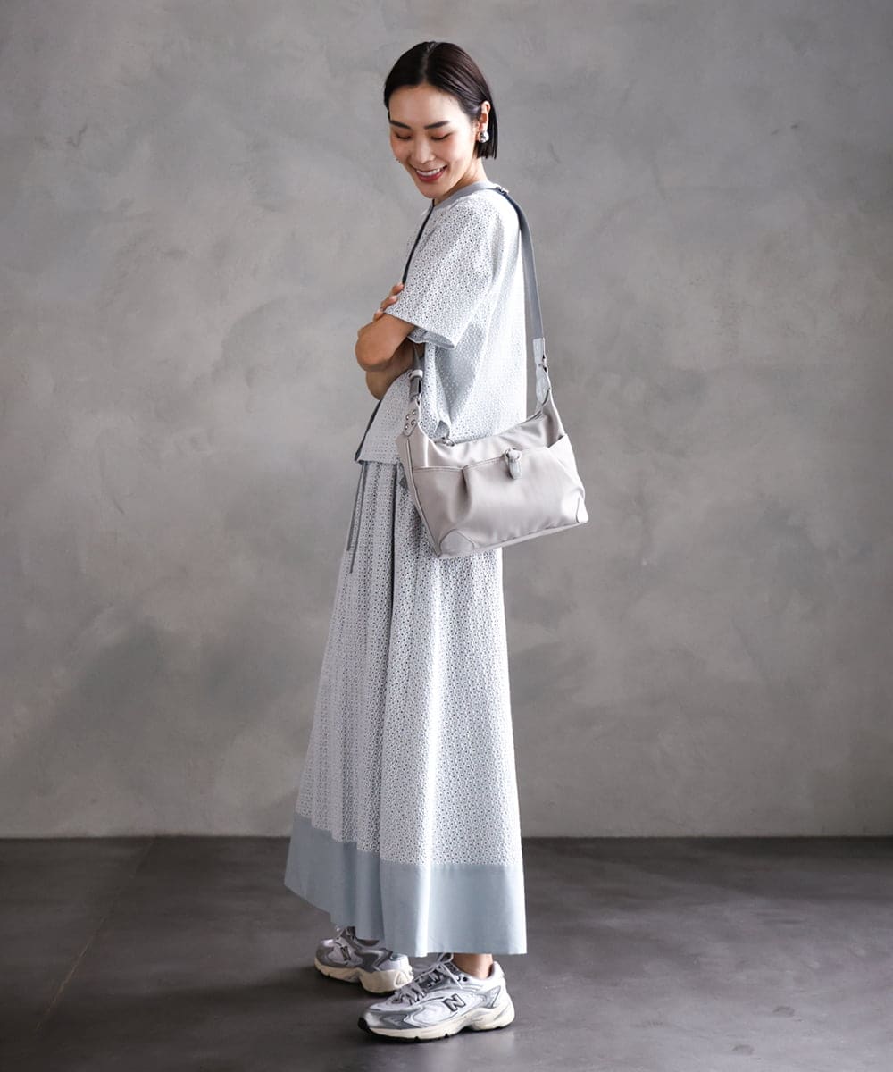 BKRGA81140 MK MICHEL KLEIN BAG(MK ミッシェルクラン バッグ) [撥水/500g以下の軽量]レザーポイントナイロンショルダーバッグ ブラウン×ピンク