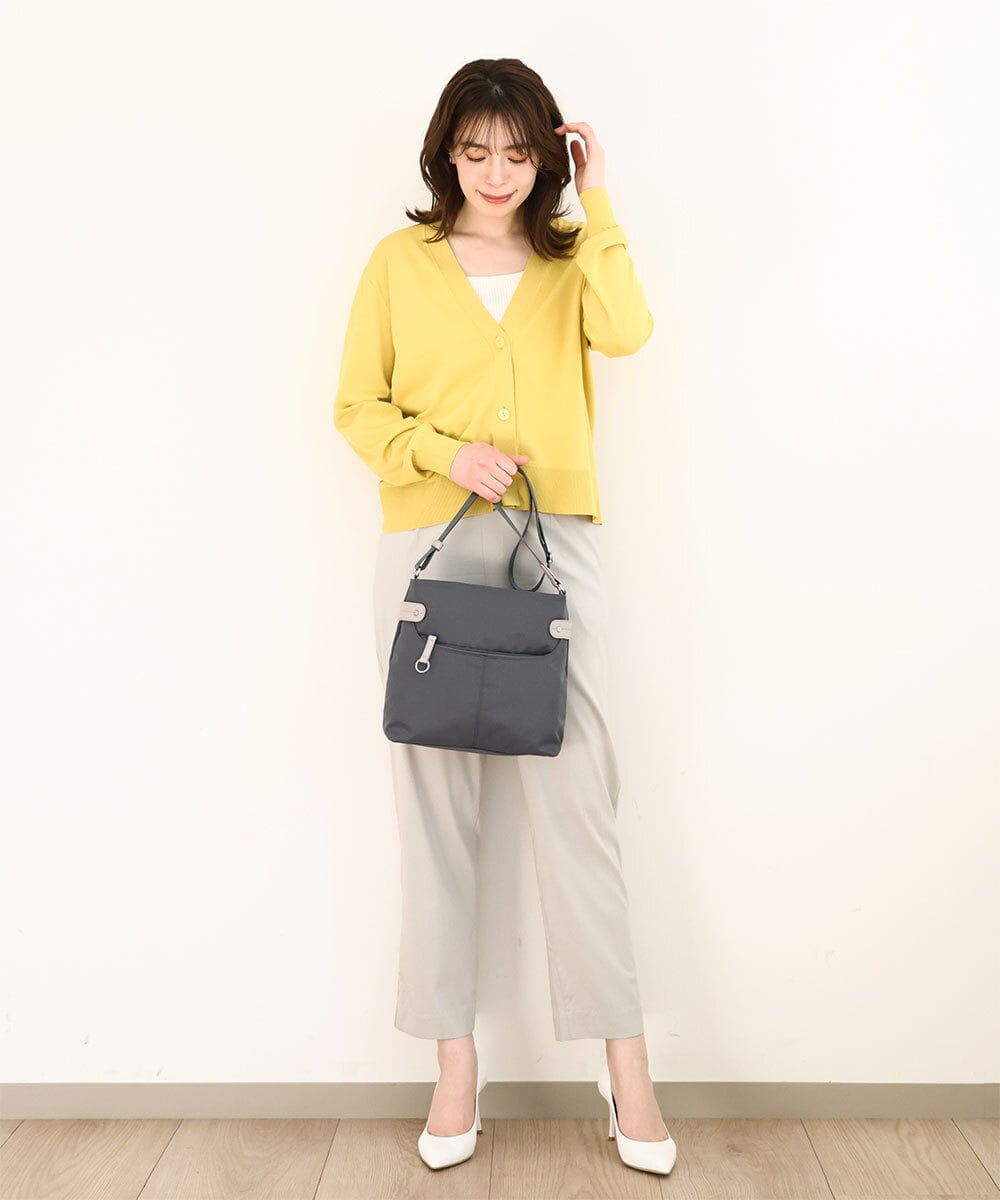 BKRGA90150 MK MICHEL KLEIN BAG(MK ミッシェルクラン バッグ) [撥水/500g以下の軽量]アクセントレザースクエアショルダーバッグ ブラウン×ピンク