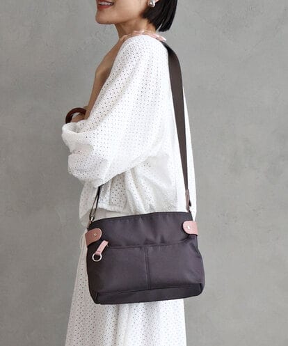 MK MICHEL KLEIN BAG(MK ミッシェルクラン バッグ) [撥水/500g以下の軽量]アクセントレザーコンパクトショルダーバッグ ワイン フリーサイズ
