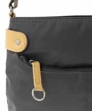 BKRGA91135 MK MICHEL KLEIN BAG(MK ミッシェルクラン バッグ) [撥水/500g以下の軽量]アクセントレザーコンパクトショルダーバッグ ブラウン×レッド