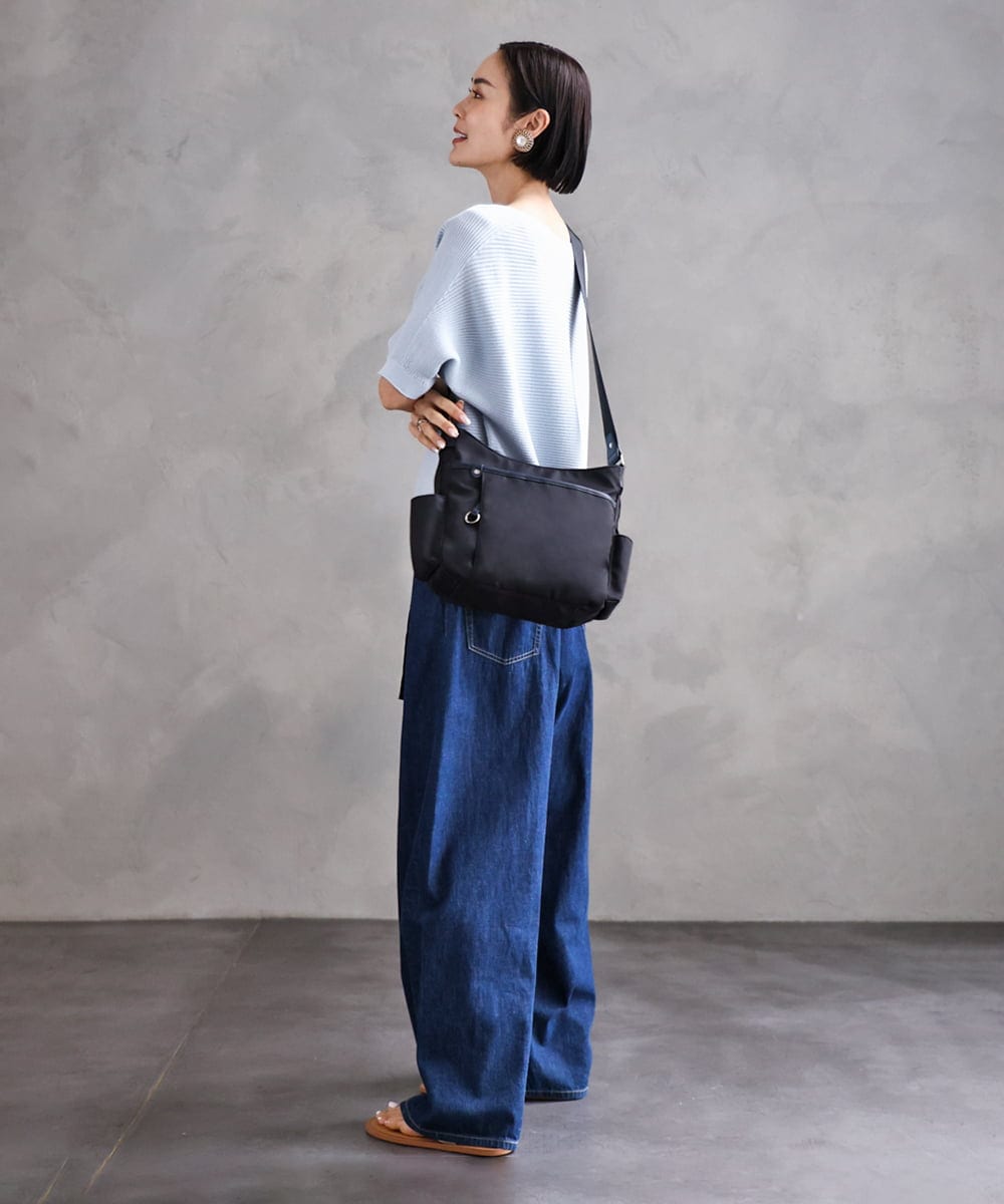 BKRGA94160 MK MICHEL KLEIN BAG(MK ミッシェルクラン バッグ) [撥水/500g以下の軽量]アクセントレザーショルダーバッグ グレージュ×ベージュ