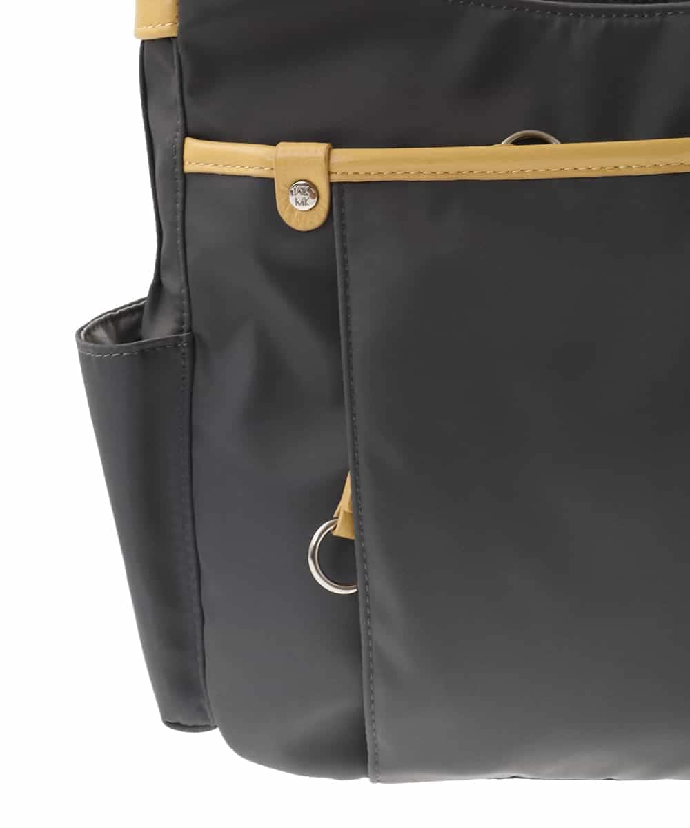 BKRGA94160 MK MICHEL KLEIN BAG(MK ミッシェルクラン バッグ) [撥水/500g以下の軽量]アクセントレザーショルダーバッグ グレージュ×ベージュ