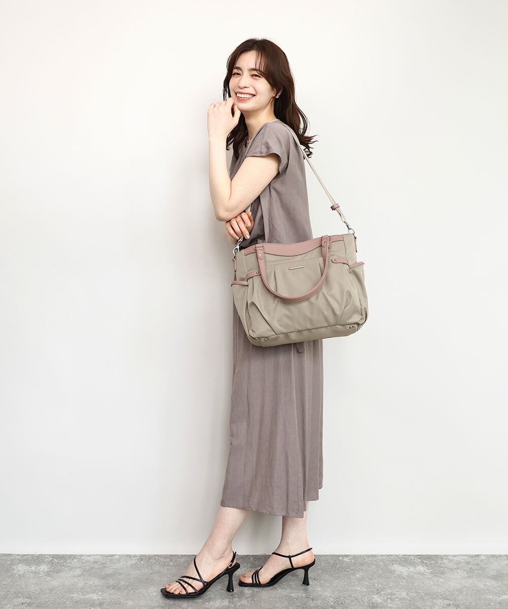 BKRGD31180 MK MICHEL KLEIN BAG(MK ミッシェルクラン バッグ) [撥水/2WAY/A4収納可]サイドポケットパイピングバッグ グレージュ×ピンク