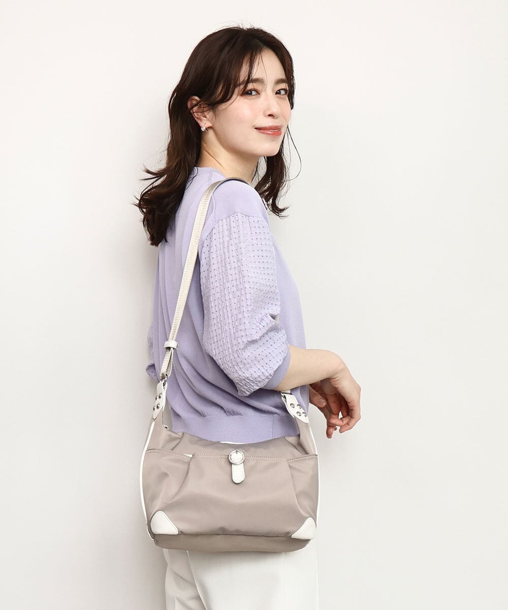BKRGD81140 MK MICHEL KLEIN BAG(MK ミッシェルクラン バッグ) [撥水/軽量]レザーポイントナイロンショルダーバッグ グレージュ×オフホワイト