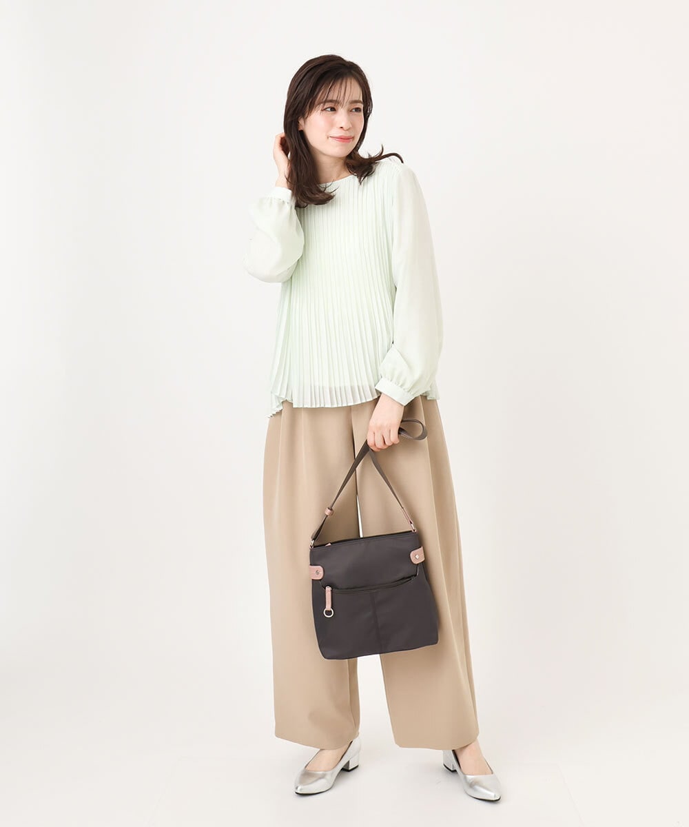 BKRGD90150 MK MICHEL KLEIN BAG(MK ミッシェルクラン バッグ) [撥水/軽量]アクセントレザースクエアショルダーバッグ ネイビー×ライトブルー