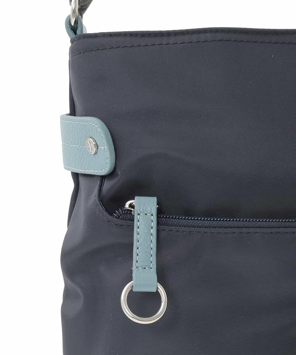 BKRGD90150 MK MICHEL KLEIN BAG(MK ミッシェルクラン バッグ) [撥水/軽量]アクセントレザースクエアショルダーバッグ ネイビー×ライトブルー