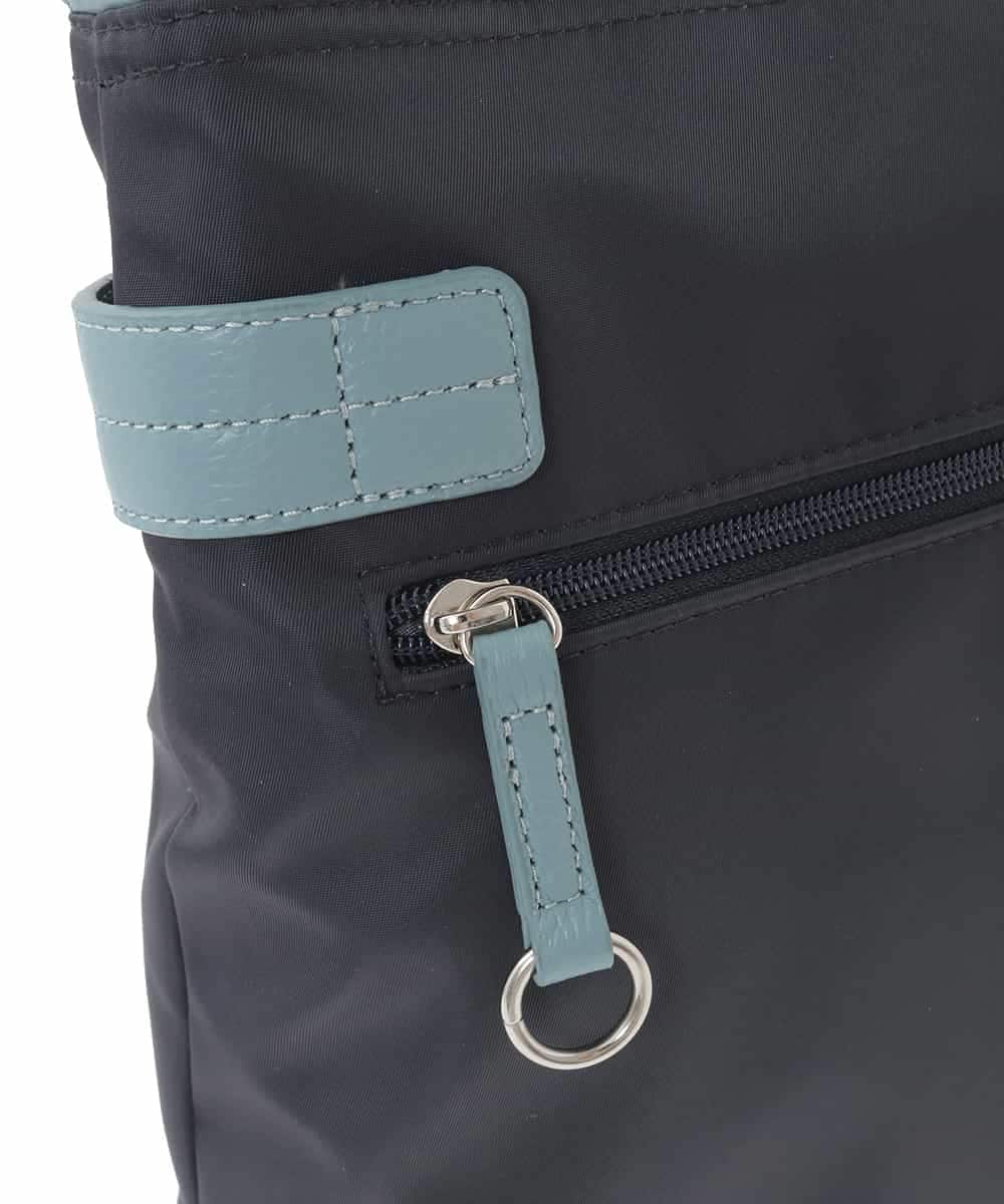 BKRGD90150 MK MICHEL KLEIN BAG(MK ミッシェルクラン バッグ) [撥水/軽量]アクセントレザースクエアショルダーバッグ ネイビー×ライトブルー