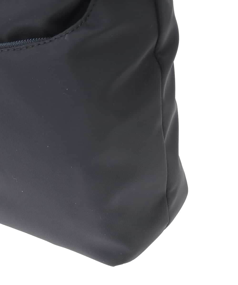 BKRGD90150 MK MICHEL KLEIN BAG(MK ミッシェルクラン バッグ) [撥水/軽量]アクセントレザースクエアショルダーバッグ ネイビー×ライトブルー