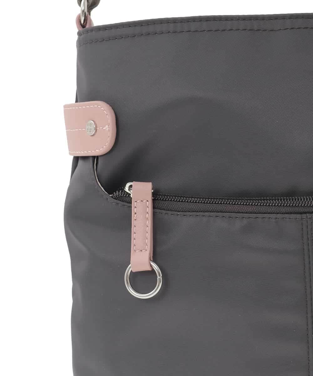 BKRGD90150 MK MICHEL KLEIN BAG(MK ミッシェルクラン バッグ) [撥水/軽量]アクセントレザースクエアショルダーバッグ ネイビー×ライトブルー