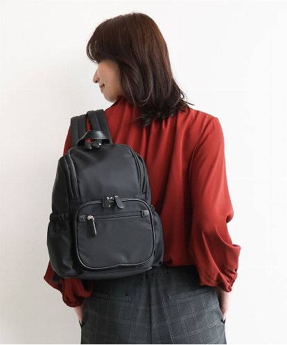 BKRGD97160 MK MICHEL KLEIN BAG [撥水/500g以下]多機能ポケットパイピングコンパクトリュック