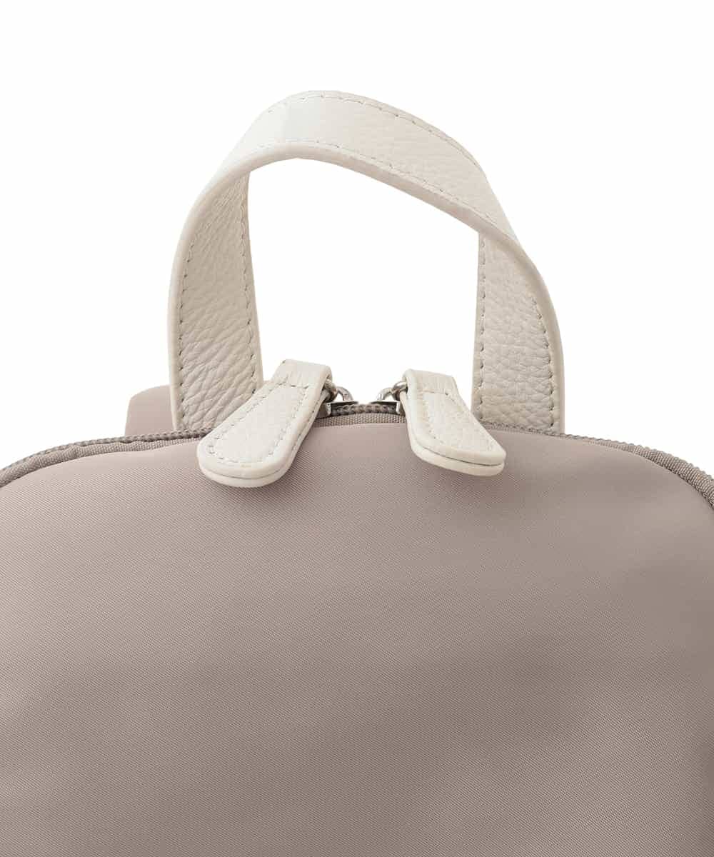 BKRGD97160 MK MICHEL KLEIN BAG(MK ミッシェルクラン バッグ) [撥水/500g以下]多機能ポケットパイピングコンパクトリュック グレージュ×オフホワイト