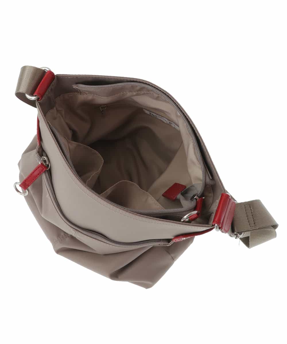 豆腐一丁より軽い】【撥水】ナイロンスクエアショルダーバッグ(ショルダーバッグ) MK MICHEL KLEIN BAG(MK ミッシェルクラン  バッグ)｜イトキンオンラインストア