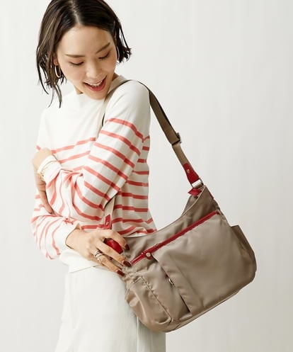 BKRGS94150 MK MICHEL KLEIN BAG 【豆腐一丁より軽い】【撥水】タックデザインワンショルダーバッグ