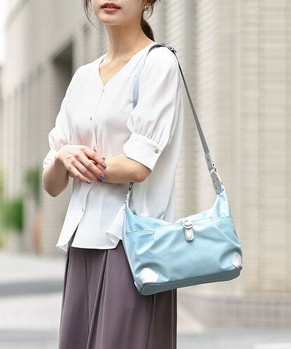 BKRGV81130 MK MICHEL KLEIN BAG [撥水/500g以下の軽量]レザーポイントナイロンショルダーバッグ