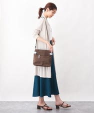 BKRGV90140 MK MICHEL KLEIN BAG(MK ミッシェルクラン バッグ) [撥水/500g以下の軽量]アクセントレザースクエアショルダーバッグ ブラウン×ライトブルー