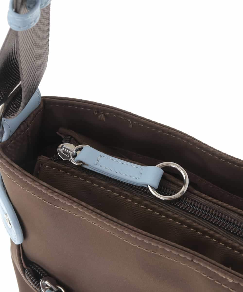 BKRGV90140 MK MICHEL KLEIN BAG(MK ミッシェルクラン バッグ) [撥水/500g以下の軽量]アクセントレザースクエアショルダーバッグ ブラウン×ライトブルー