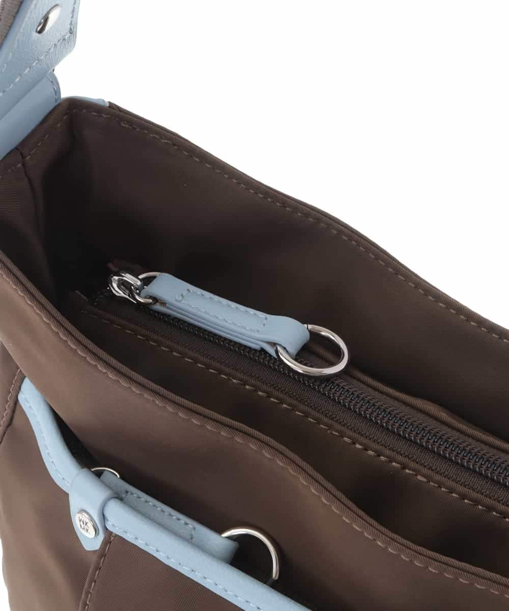 BKRGV94150 MK MICHEL KLEIN BAG(MK ミッシェルクラン バッグ) [撥水/500g以下の軽量]アクセントレザーショルダーバッグ ブラウン×ライトブルー
