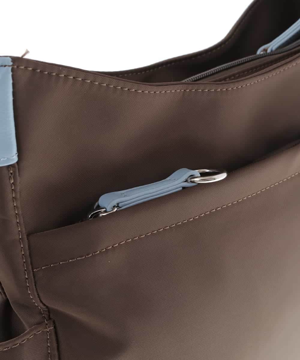 BKRGV94150 MK MICHEL KLEIN BAG(MK ミッシェルクラン バッグ) [撥水/500g以下の軽量]アクセントレザーショルダーバッグ ブラウン×ライトブルー