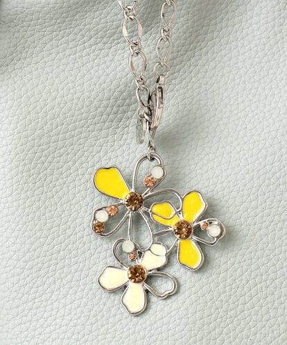 BKSAA01038 MK MICHEL KLEIN BAG 透かしフラワーモチーフチャーム