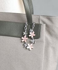 BKSAD05040 MK MICHEL KLEIN BAG(MK ミッシェルクラン バッグ) フラワーブレスチャーム ピンク