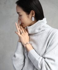 BKSAD05040 MK MICHEL KLEIN BAG(MK ミッシェルクラン バッグ) フラワーブレスチャーム ネイビー