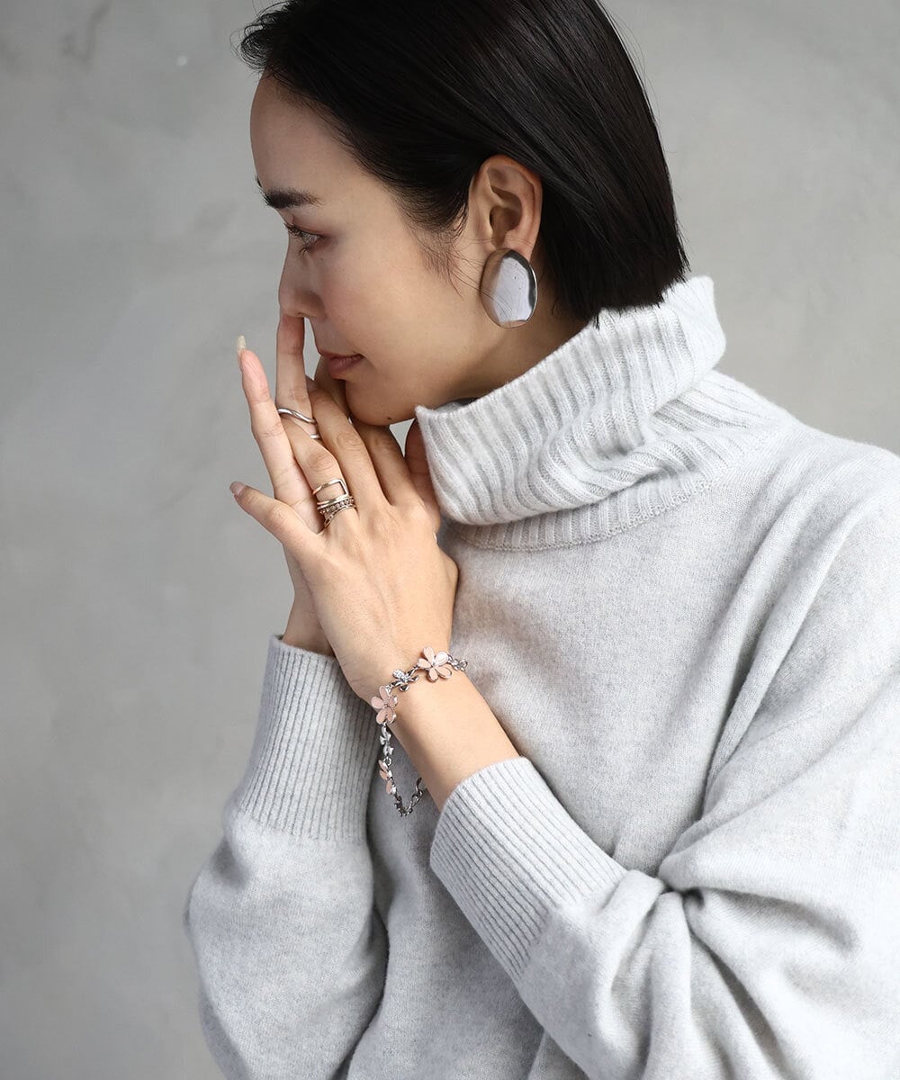 BKSAD05040 MK MICHEL KLEIN BAG(MK ミッシェルクラン バッグ) フラワーブレスチャーム ネイビー