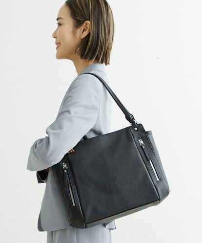 MK MICHEL KLEIN BAG（MK ミッシェルクラン バッグ）のバッグ 