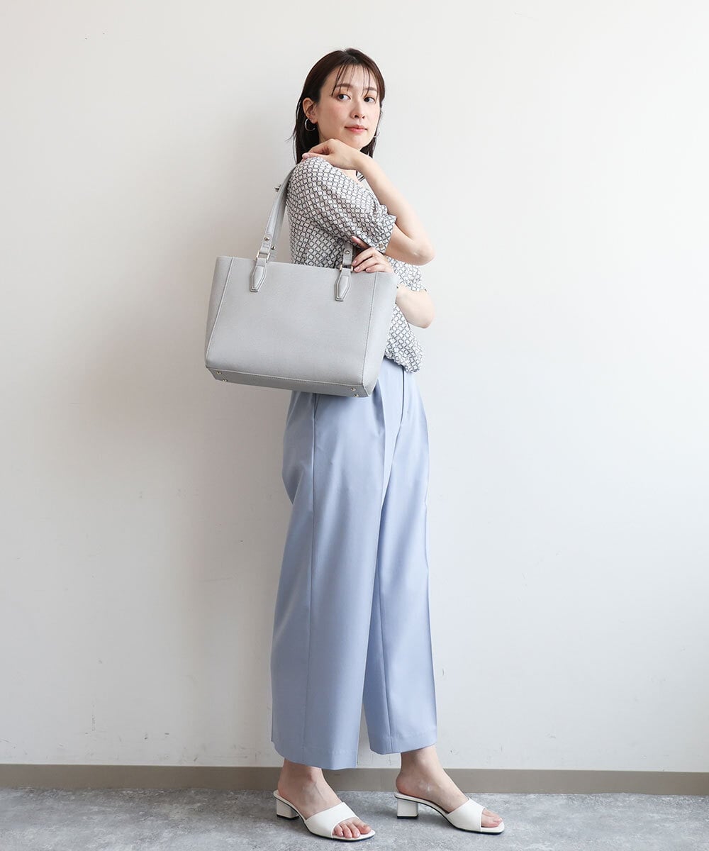BPBGD61160 MK MICHEL KLEIN BAG(MK ミッシェルクラン バッグ) [2WAY/A4収納可]合成皮革エンボスビジネストート ライトグレー