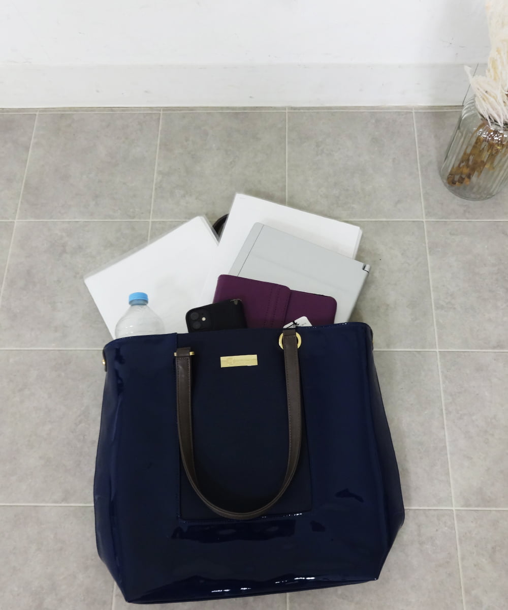 BPBGS38170 MK MICHEL KLEIN BAG(MK ミッシェルクラン バッグ) [2WAY/A4収納可能]エナメルデザインBIGトートバッグ ネイビー