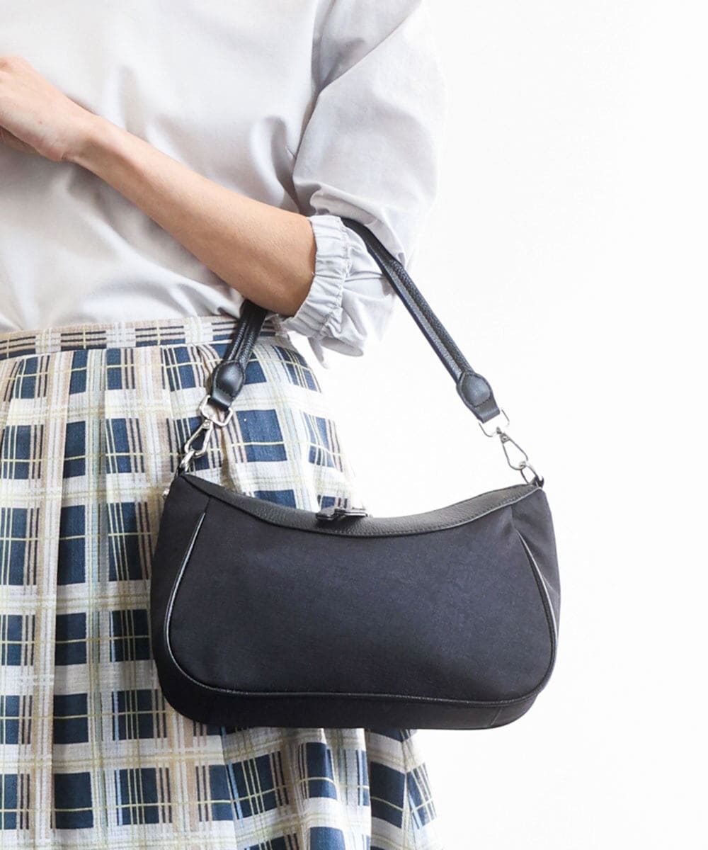 BPCED23160 MK MICHEL KLEIN BAG(MK ミッシェルクラン バッグ) [軽量/2WAY]異素材ポイントラウンドショルダーバッグ ブラック