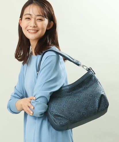 BPCGS30150 MK MICHEL KLEIN BAG 【2WAY】【チャーム付き】パンチングデザインバッグ