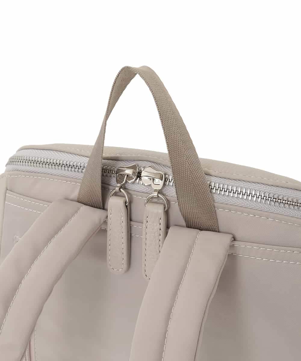 BPKAD84220 MK MICHEL KLEIN BAG(MK ミッシェルクラン バッグ) タックデザインカウレザーリュック ライトグレー
