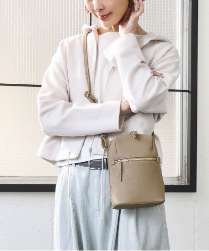 BPKGD80190 MK MICHEL KLEIN BAG [300g以下の軽量]牛革ラウンドジップショルダーバッグ