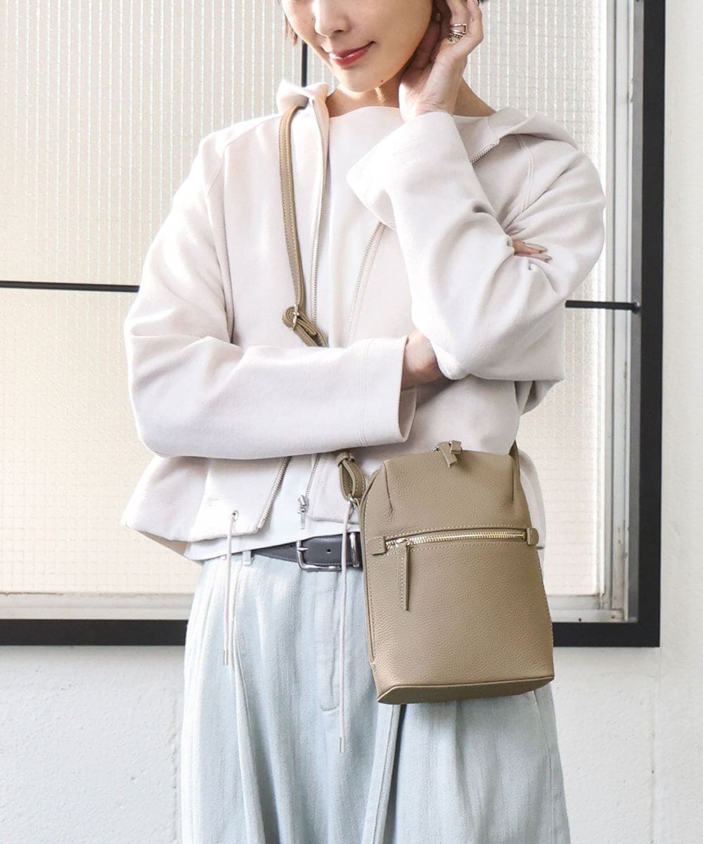 BPKGD80190 MK MICHEL KLEIN BAG [300g以下の軽量]牛革ラウンドジップショルダーバッグ