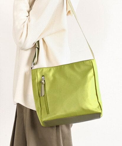 BPRAA21140 MK MICHEL KLEIN BAG [撥水加工/軽量]ナイロンスクエアショルダーバッグ