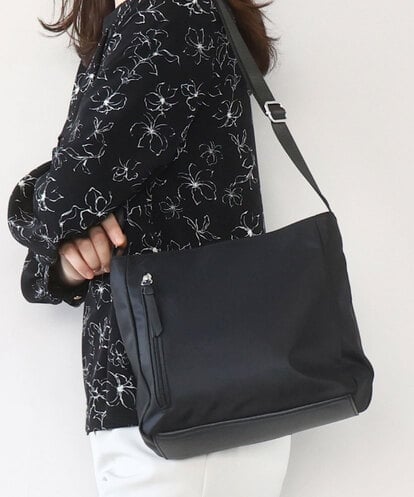 BPRAD23140 MK MICHEL KLEIN BAG [撥水]ナイロンスクエアショルダーバッグ