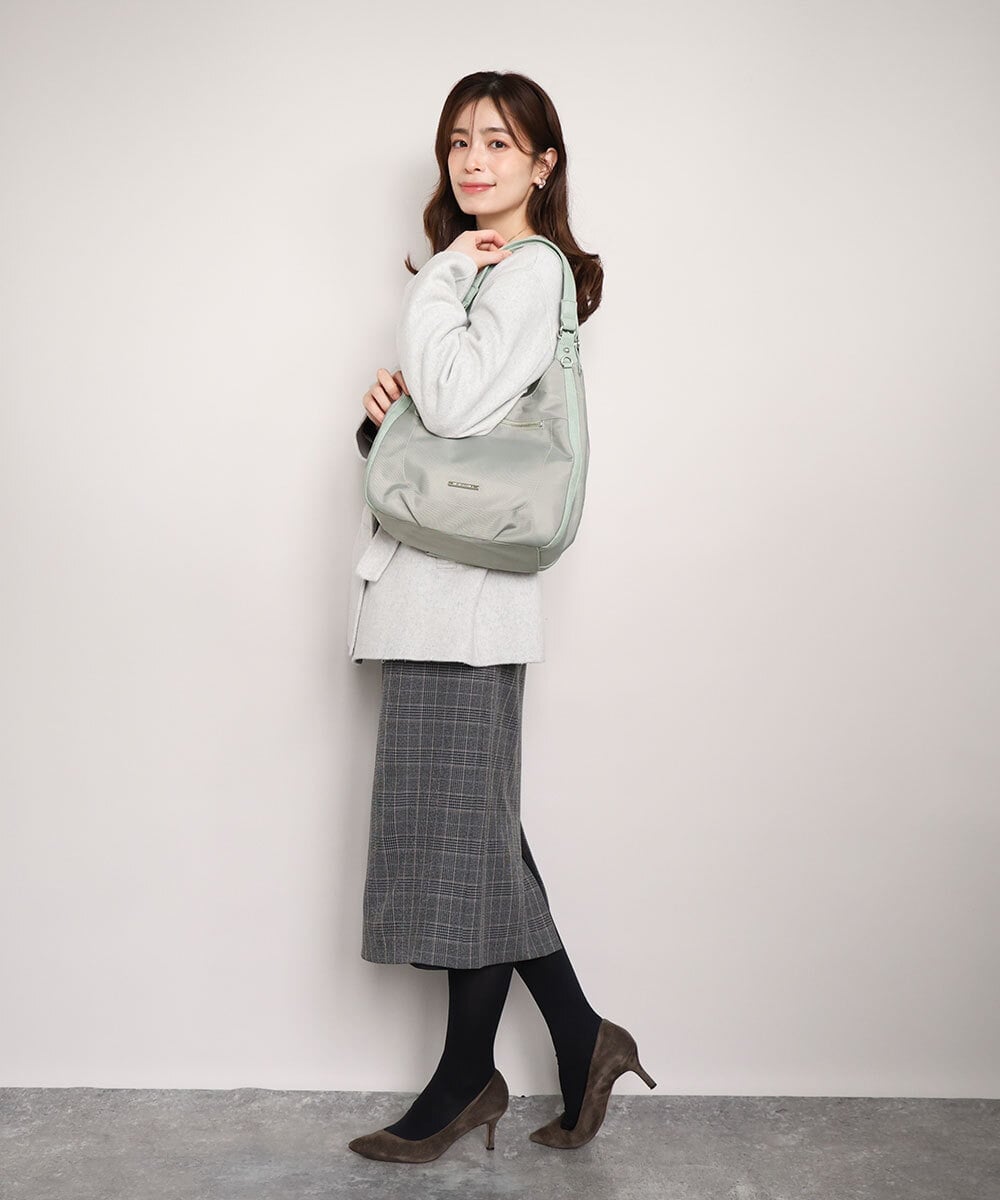BPRAG11150 MK MICHEL KLEIN BAG(MK ミッシェルクラン バッグ) [2WAY]異素材ジョイントラウンドナイロントート グレージュ×ライトグリーン