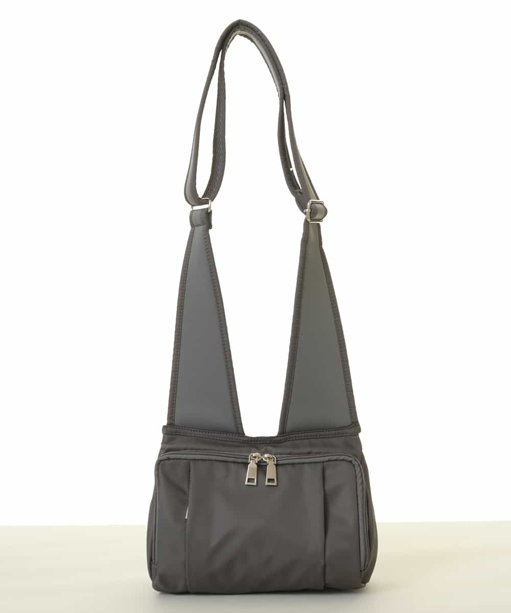 BPRAS01140 MK MICHEL KLEIN BAG(MK ミッシェルクラン バッグ) 【人間工学デザイン】コンパクトショルダーバッグ グレー
