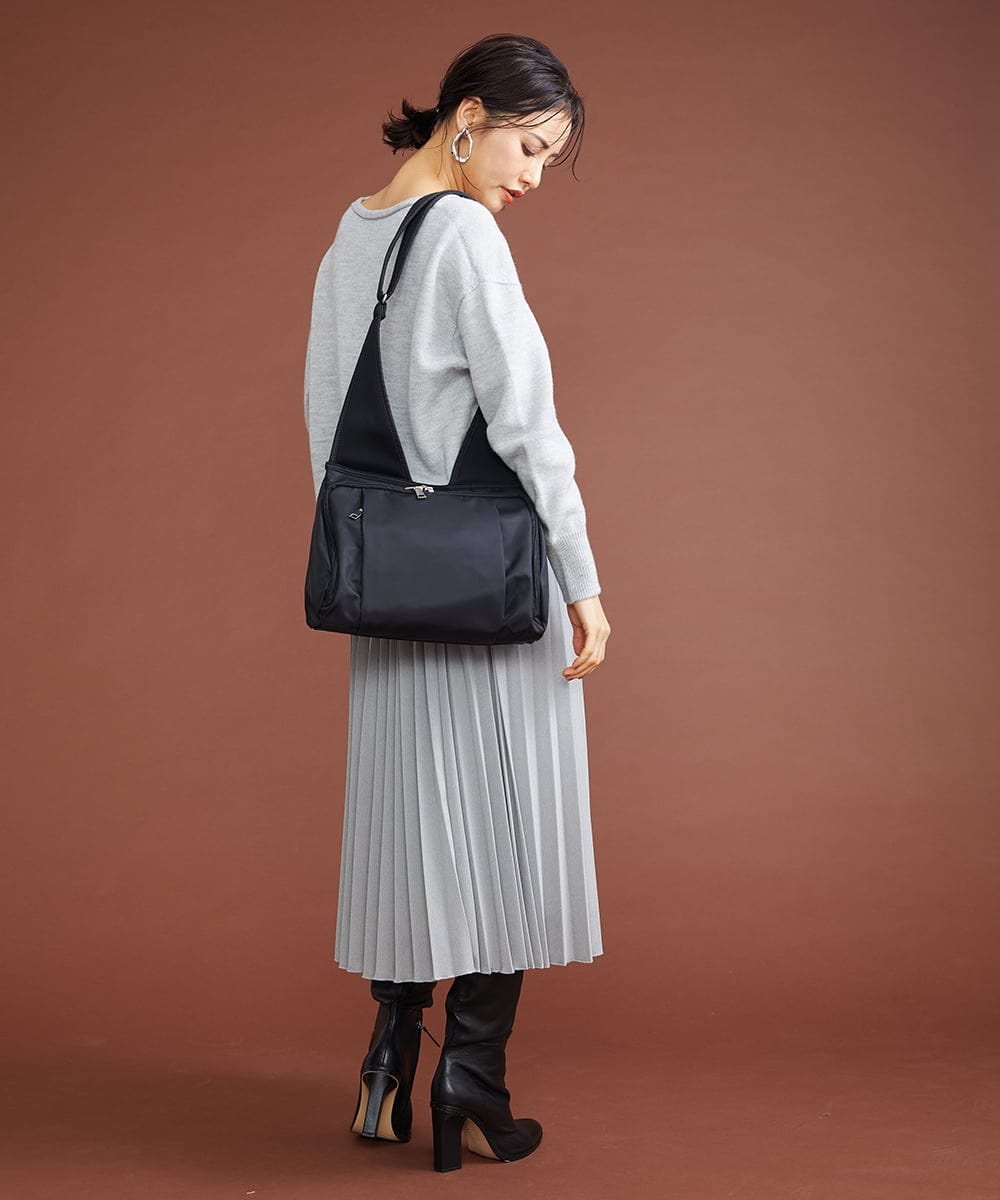 BPRAS02150 MK MICHEL KLEIN BAG(MK ミッシェルクラン バッグ) [人間工学デザイン]スポーティーショルダーバッグ ブラック