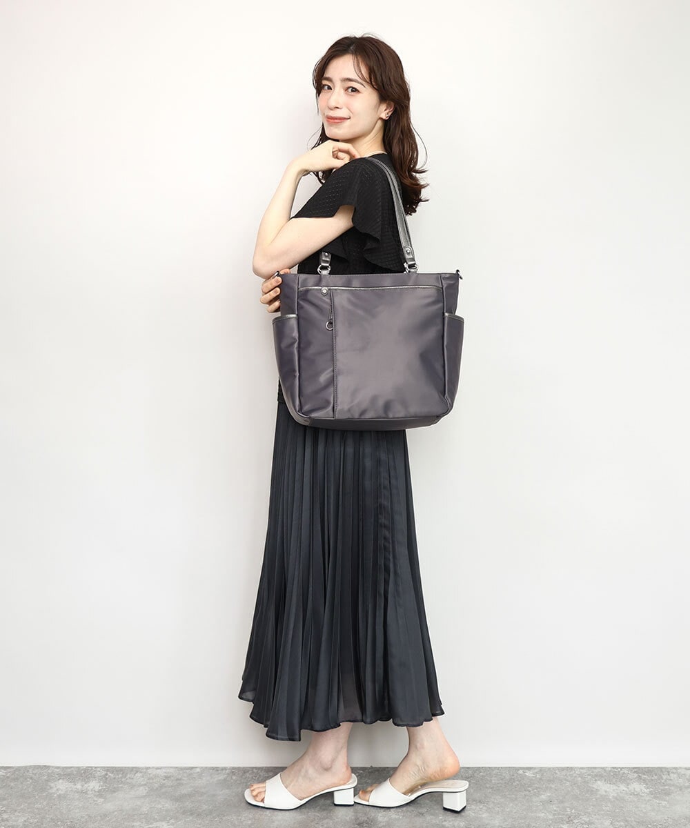 極美品✨プラダ　ナイロン　2wayハンドバッグ　ビジネス　肩掛け　A4収納可　黒 楽天市場】プラダ ナイロン ビジネスバッグの通販