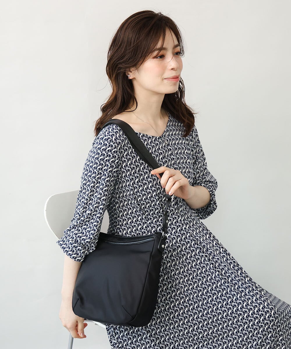 BPRJD23160 MK MICHEL KLEIN BAG(MK ミッシェルクラン バッグ) [撥水/軽量]ラウンドデザインレザーナイロンショルダー ベージュ