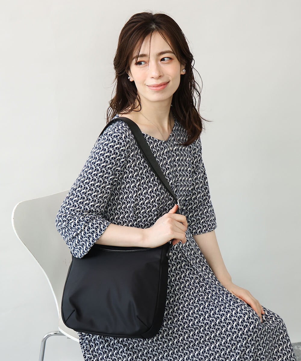 BPRJD23160 MK MICHEL KLEIN BAG(MK ミッシェルクラン バッグ) [撥水/軽量]ラウンドデザインレザーナイロンショルダー ベージュ