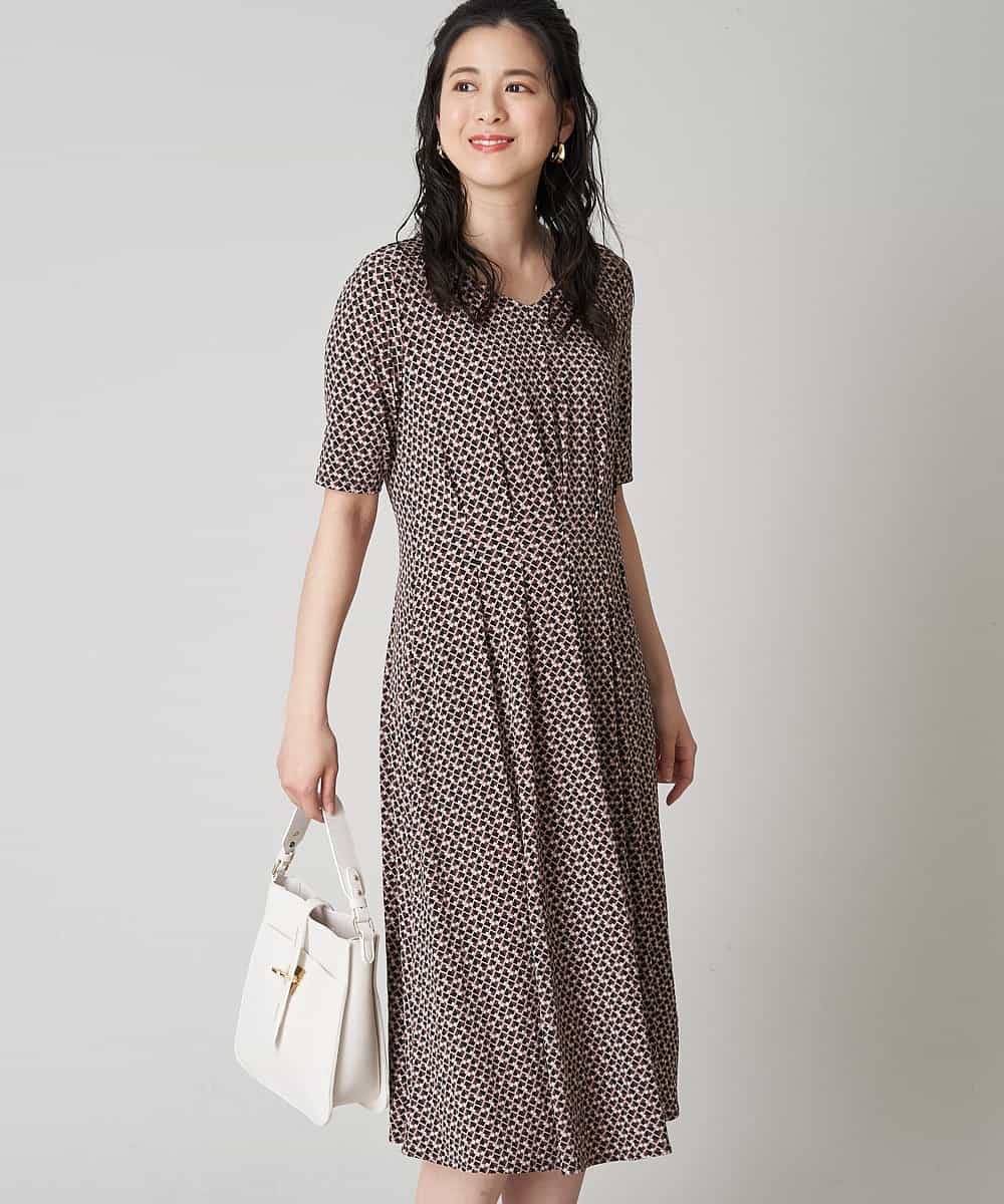 洗濯機で洗える プリントジャージーウエストタックワンピース ワンピース Ofuon オフオン イトキンオンラインストア