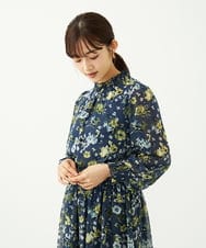 F1BAD01140 MK MICHEL KLEIN(小さいサイズ)(メゾン ドゥ サンク) 【小さいサイズ】クラシックフラワープリント シフォンブラウス/洗濯機で洗える ネイビー