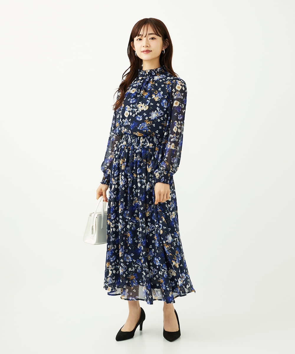 F1BAD01140 MK MICHEL KLEIN(小さいサイズ)(メゾン ドゥ サンク) 【小さいサイズ】クラシックフラワープリント シフォンブラウス/洗濯機で洗える ネイビー