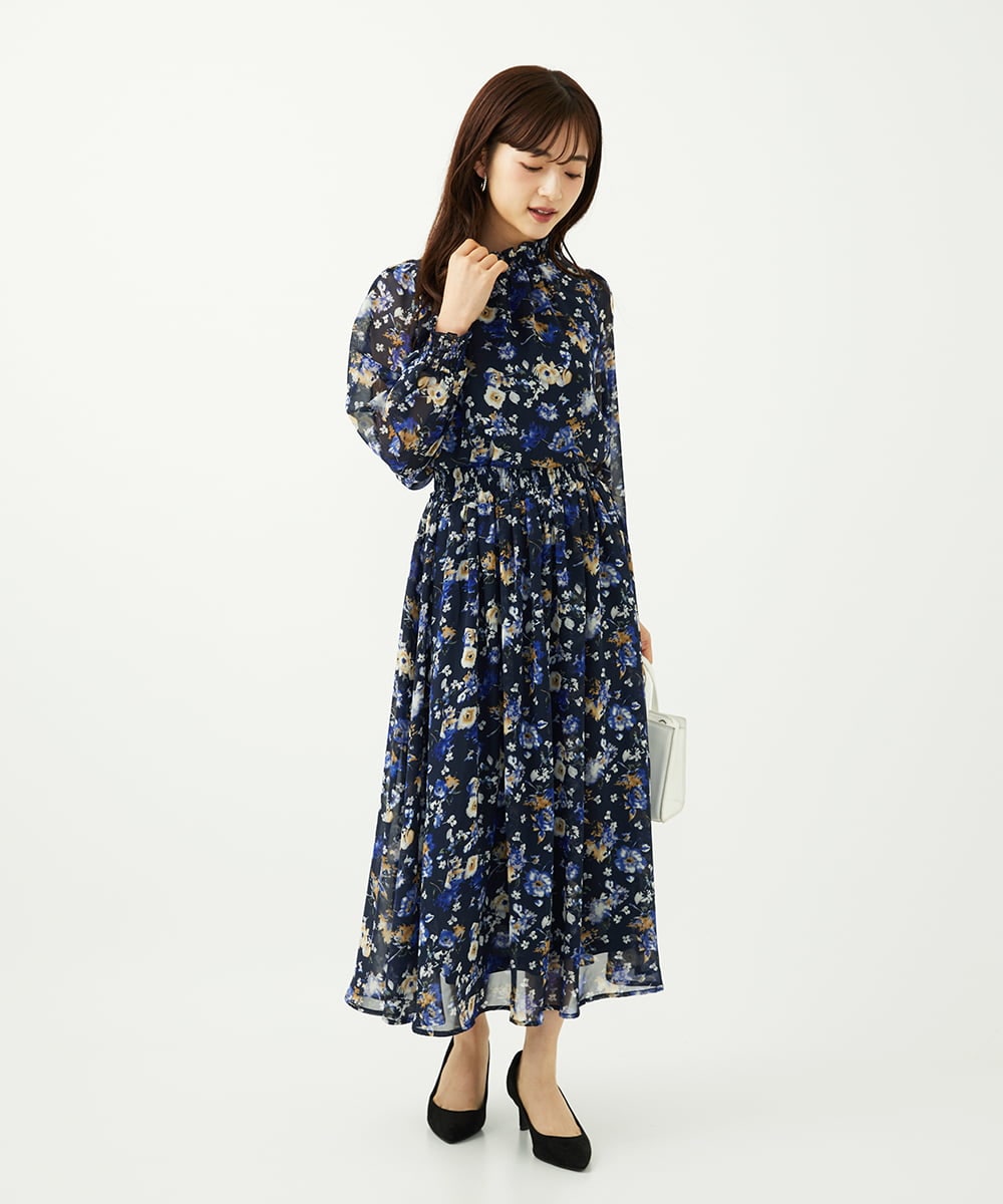 F1BAD01140 MK MICHEL KLEIN(小さいサイズ)(メゾン ドゥ サンク) 【小さいサイズ】クラシックフラワープリント シフォンブラウス/洗濯機で洗える ネイビー