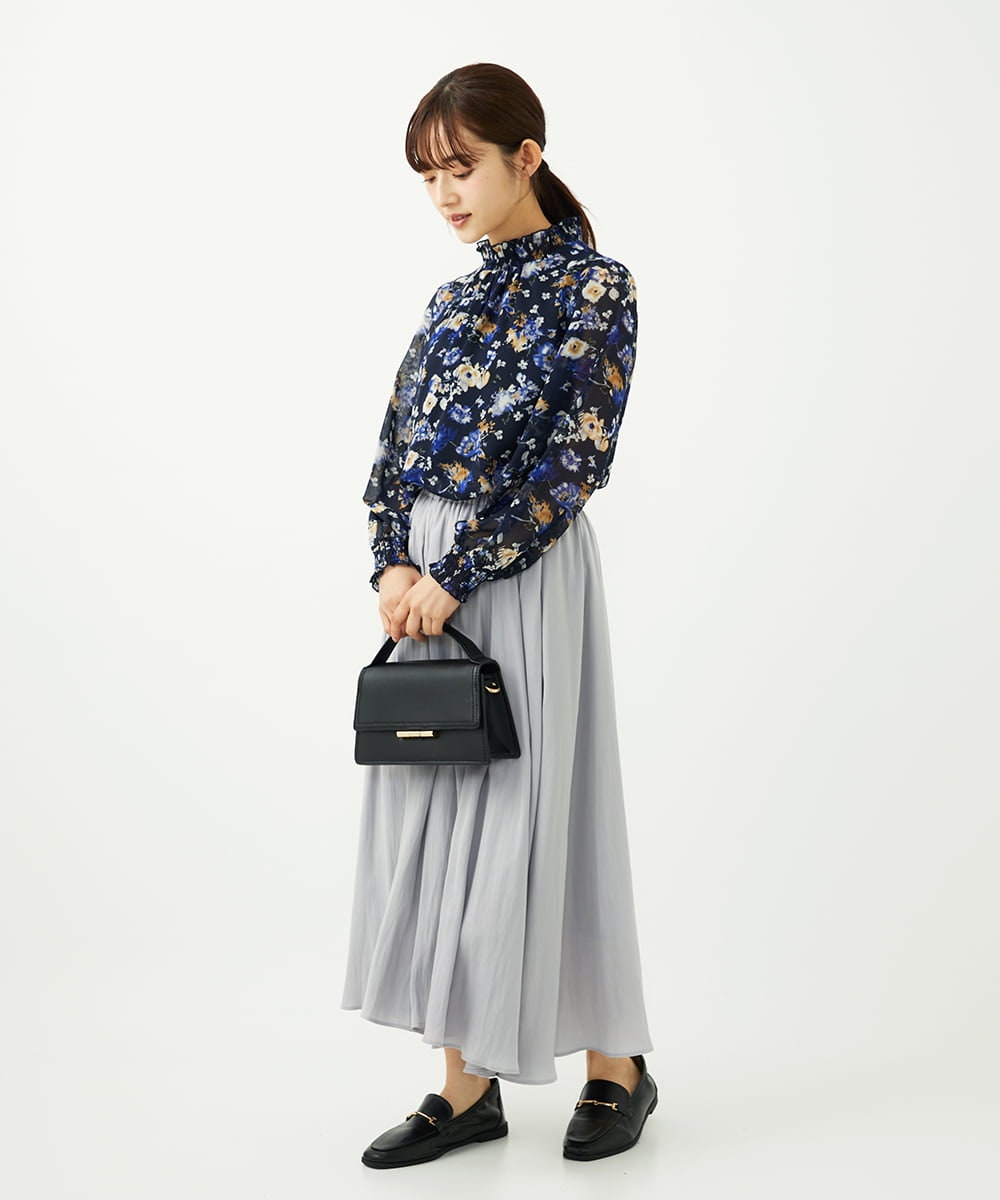 F1BAD01140 MK MICHEL KLEIN(小さいサイズ)(メゾン ドゥ サンク) 【小さいサイズ】クラシックフラワープリント シフォンブラウス/洗濯機で洗える ネイビー