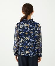 F1BAD01140 MK MICHEL KLEIN(小さいサイズ)(メゾン ドゥ サンク) 【小さいサイズ】クラシックフラワープリント シフォンブラウス/洗濯機で洗える ネイビー